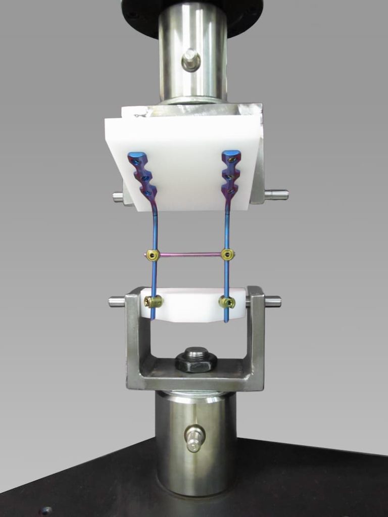 Laboratorio implantes columna